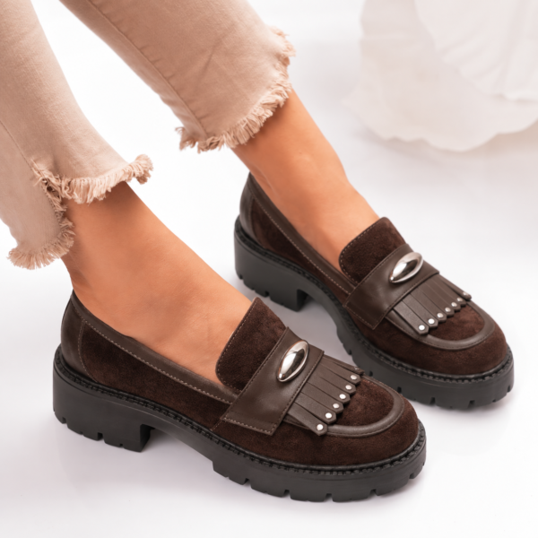 Passante Pantofi damă maro din piele naturală cu platformă, franjuri și accesorii metalice