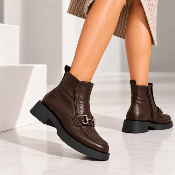 Ghete damă VIVIANA din piele naturală maro cu accesoriu metalic
