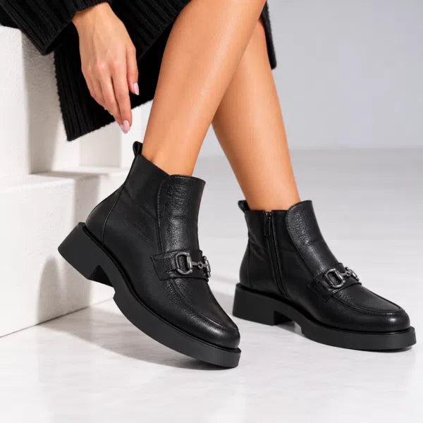 Ghete damă VIVIANA din piele naturală neagra cu accesoriu metalic
