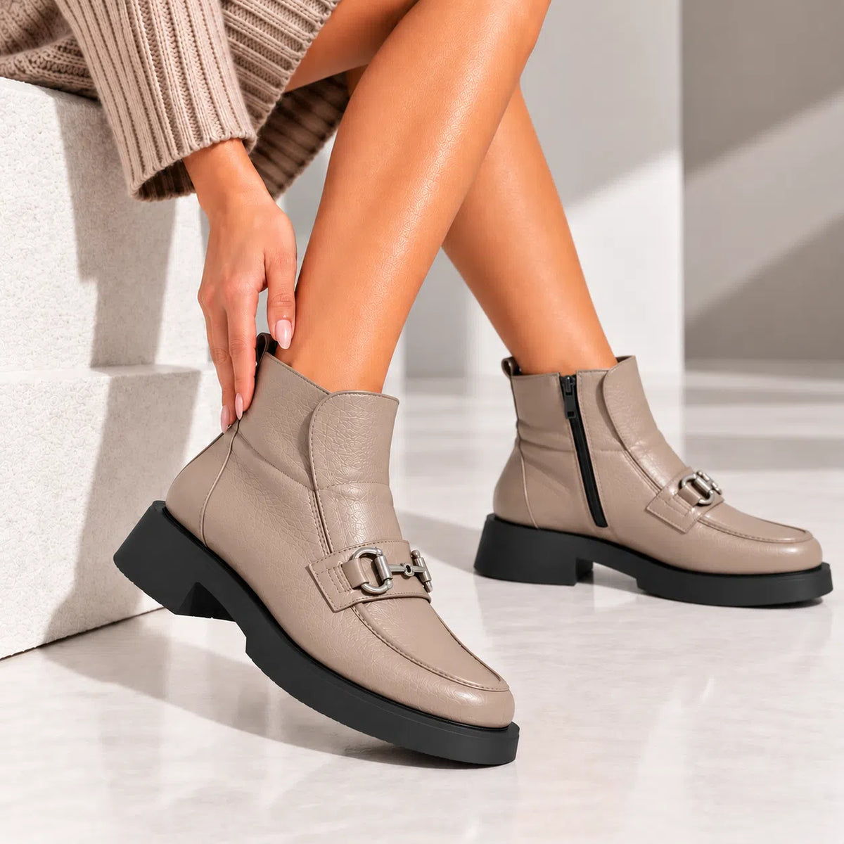 Ghete damă VIVIANA din piele naturală taupe cu accesoriu metalic