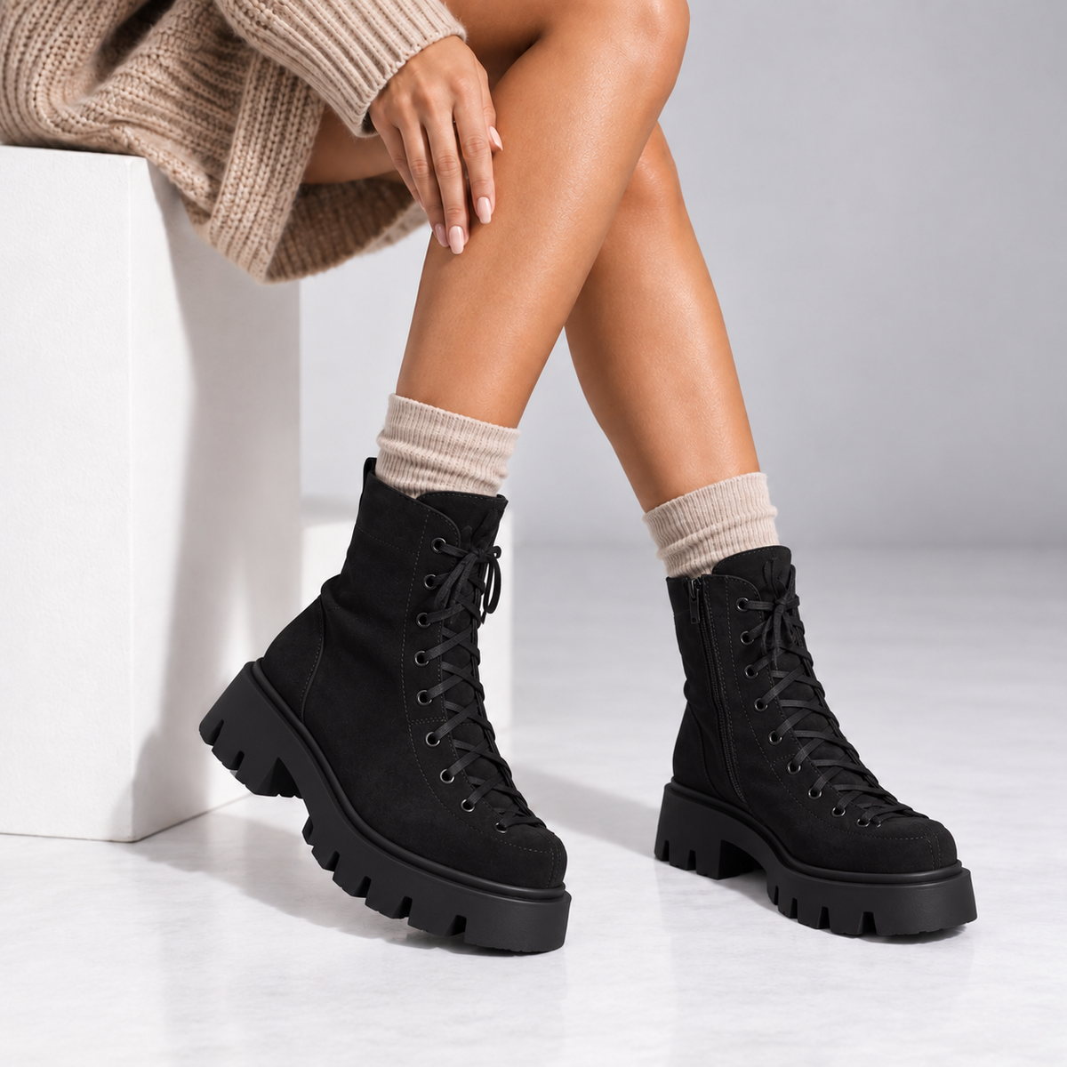 Passante Ghete Damă AMELIA din Piele Naturală Întoarsă, Talpă 3 cm, Negre