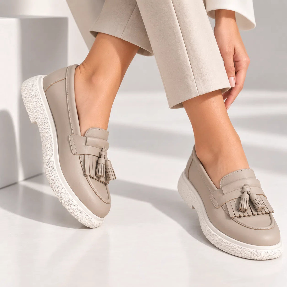 Passante Pantofi damă din piele naturală taupe cu franjuri – mocasini casual confortabili