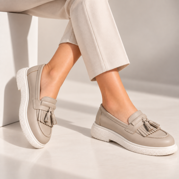Passante Pantofi damă din piele naturală taupe cu franjuri – mocasini casual confortabili
